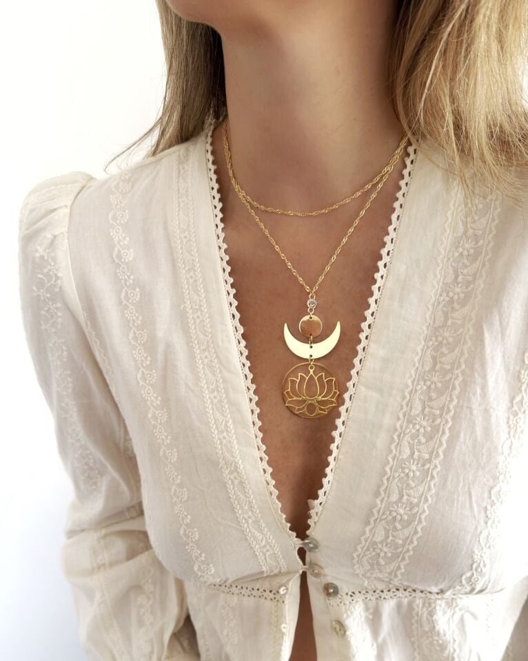 Lunaya Lotus Kolye